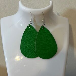 5/$20 Green faux leather drop‎ earrings